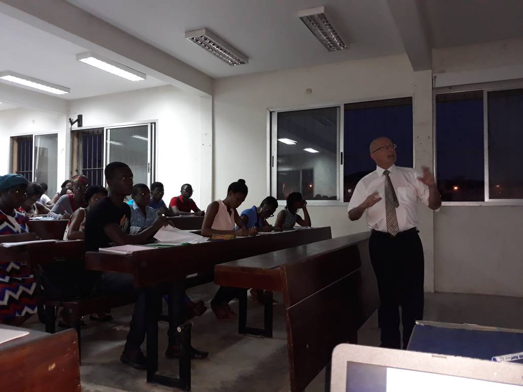 Les tudiants de l'Universit Felix Houphouet Boigny sensibiliss  la mutualit - 02 Novembre 2017  Abidjan (Cte d'Ivoire)