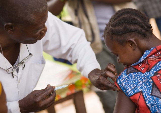 Afrique : la couverture santé coûtera cher, mais toujours moins que les maladies, plaide l'OMS